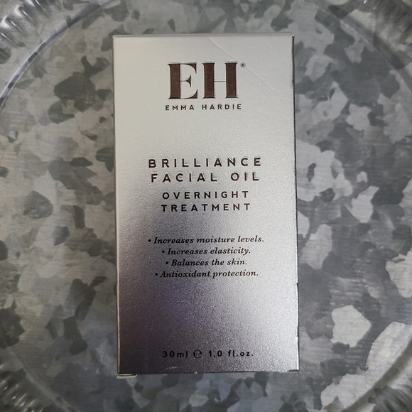 ⭐️40% Off⭐️ EH Emma Hardie Brilliance Facial Oil - Picture 6 of 12